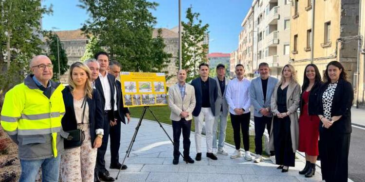 Jácome inaugura as obras de remodelación da rúa Alejandro Pedrosa no barrio do Vinteún