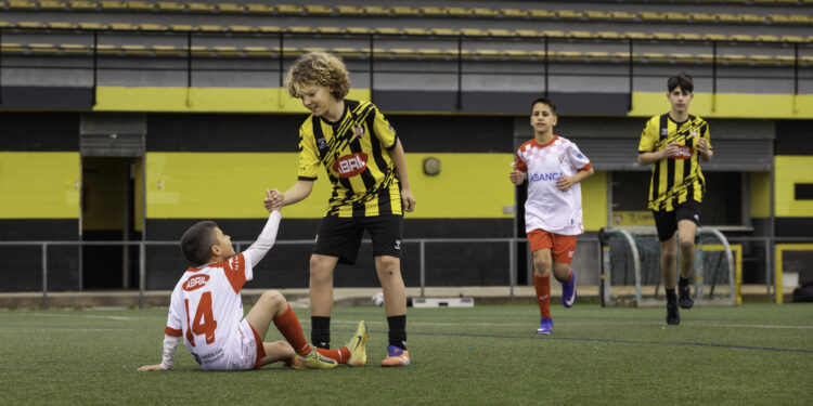 «Educando en Valores» es la nueva campaña de Aceites Abril para visibilizar el poder transformador del deporte