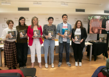 Vimianzo presenta un conto infantil para combater a soidade non desexada desde a infancia