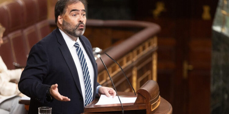 Alberto Pazos pide ao Goberno que abandone «o partidismo» e acorde un modelo de financiamento equitativo e respectuoso coas Comunidades