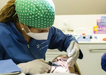 Galicia recibirá 3,4 millones de euros para reforzar la salud bucodental gratuita