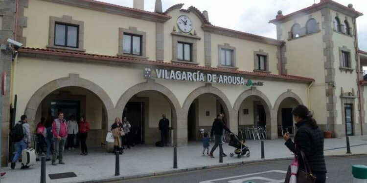 Tres trens, parados debido a presenza dunha persoa nas vías en Vilagarcía