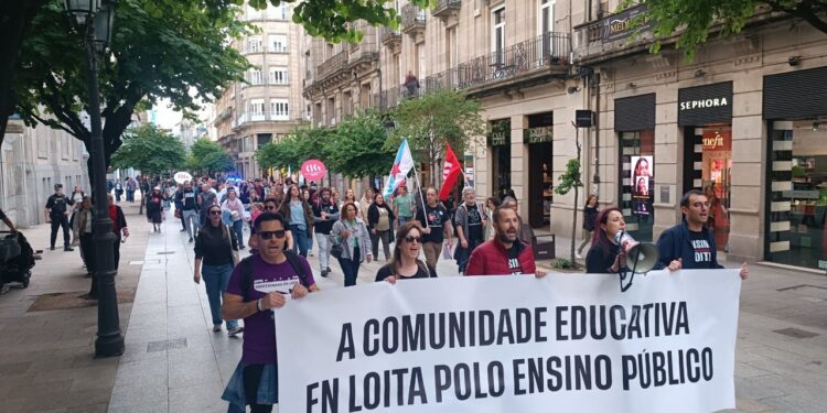 A comunidade educativa galega volveu encher as rúas para demandar un ensino público con recursos e de calidade