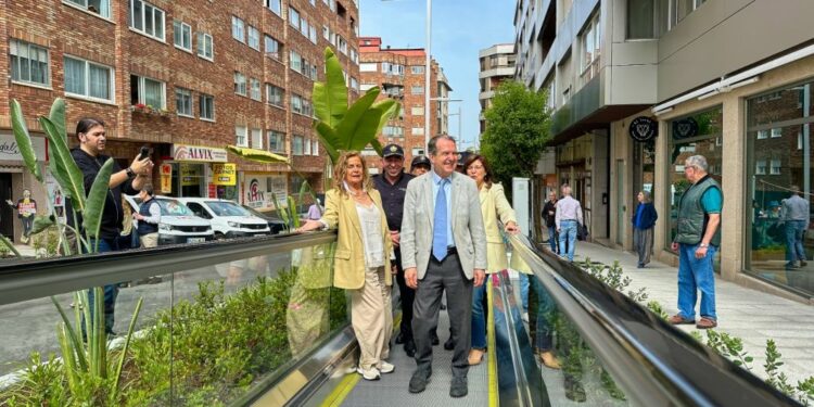 Novas ramplas mecánicas na rúa Pintor Lugrís de Vigo