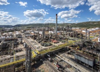 Repsol inicia la producción a gran escala de combustibles 100% renovables en Puertollano