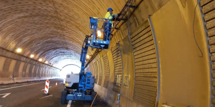 Comienza la impermeabilización del tubo del Túnel de Neira en la A-6 sentido A Coruña