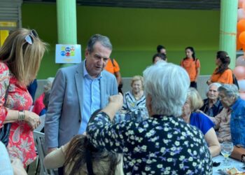 O Concello de Vigo aportará 600.000 euros para estender as prestacións dos Coidadores de barrio