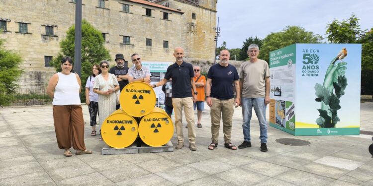 ADEGA inaugura en Vilagarcía de Arousa a exposición «50 anos coidando a terra»