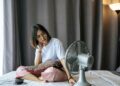 Dormir mal por el calor: qué hacer al día siguiente para no arrastrar el cansancio