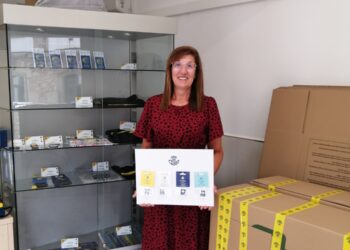 Correos ofrece en Fisterra los nuevos sellos conmemorativos del Camino