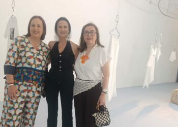 Unión histórica entre o Concello e Pull&Bear para crear unha colección cápsula con encaixe de Camariñas