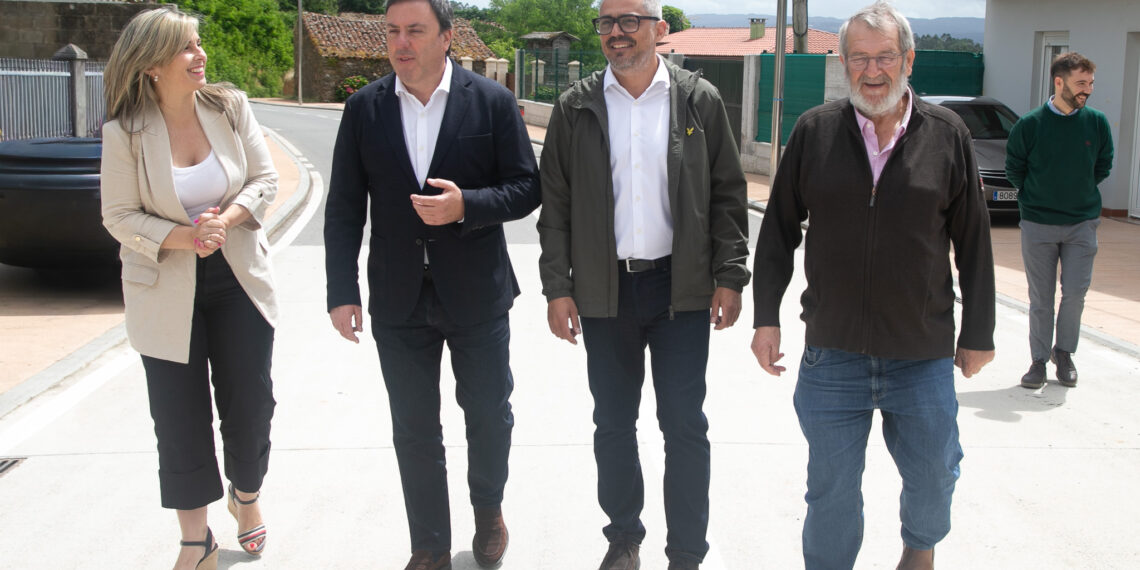A Deputación da Coruña e o Concello de Carballo rematan as obras da travesía de Sísamo