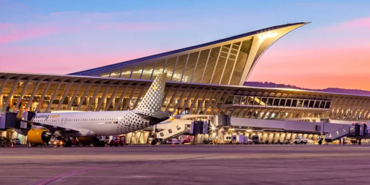 El aeropuerto de Bilbao es el mejor valorado de toda España y tercero de Europa