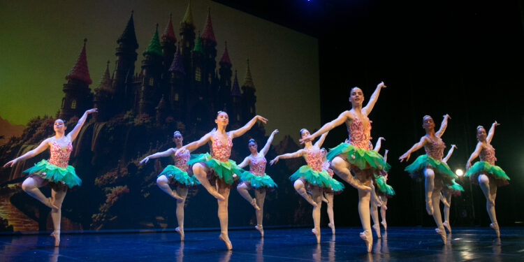 O Teatro Colón convértese en Chocolatia na gala de fin de curso do Conservatorio de Danza da Deputación