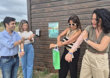 Os areais de Ferrol contarán de novo con crema de protección solar gratuíta este verán