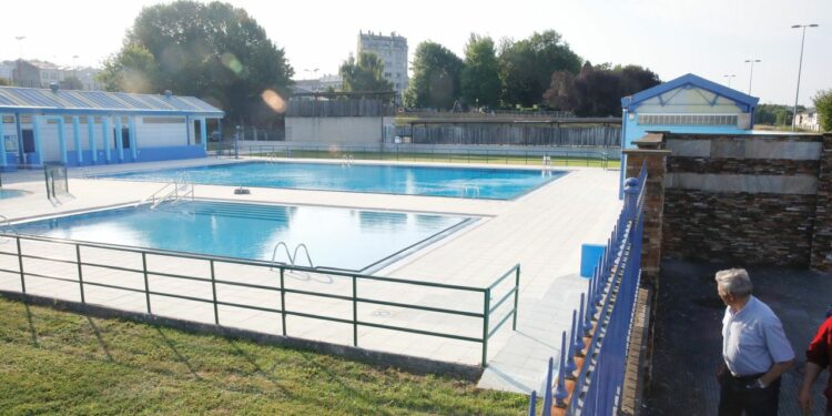 A apertura anticipada das piscinas de Frigsa supera xa os 4.300 usuarios nos seus primeiros dez días