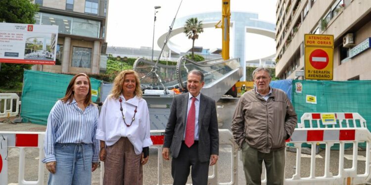 Vigo instala novas rampas mecánicas para conectar as estacións de tren de Guixar e Urzáiz