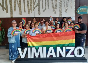 Vimianzo conmemora o Día do Orgullo LGBTIQ+