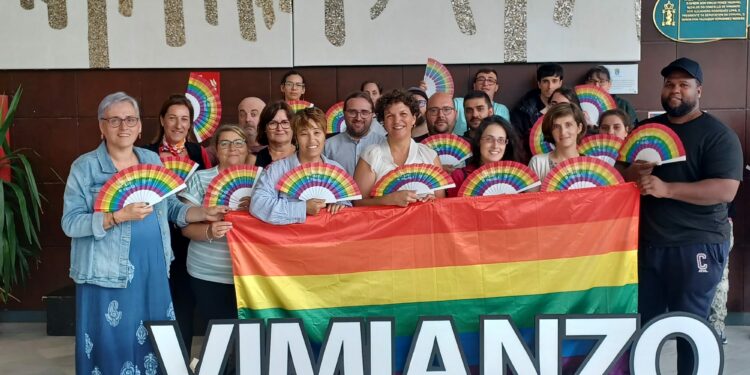 Vimianzo conmemora o Día do Orgullo LGBTIQ+