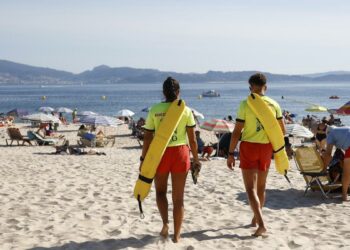 Una mujer fallece en la playa de Broña, Outes
