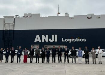 Ferrol aprueba en la primera recepción del buque portavehículos de SAIC