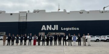 Ferrol aprueba en la primera recepción del buque portavehículos de SAIC