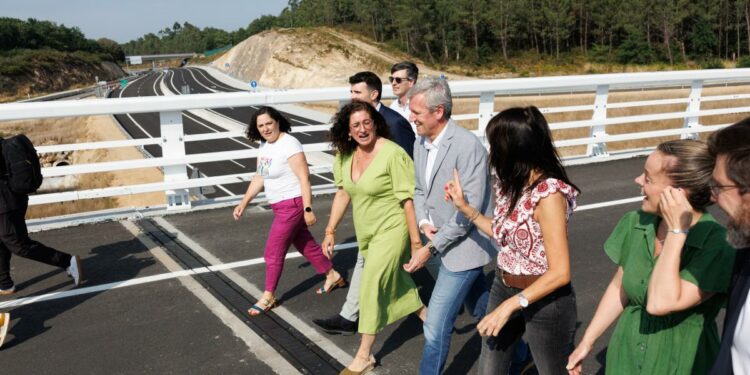 Abren ao tráfico os novos 3,5 quilómetros entre A Ramallosa e Pontevea, no municipio de Teo