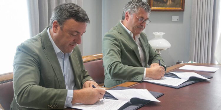 A Deputación achega máis de 215.000 euros para dotar Boqueixón de nova maquinaria de desbroce