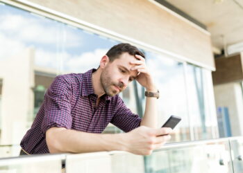 La falta de desconexión laboral alcanza ya al 81,6 % de españoles