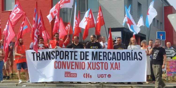 O sector do transporte de mercadorías da Coruña  denuncia o bloqueo do convenio colectivo