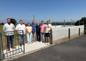 A Deputación financia melloras na pista multiusos da Asociación veciñal Río Samo de Frades