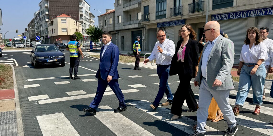 Transportes transforma la travesía de Xinzo de Limia en una vía con carriles bici y rutas peatonales, tras una inversión de 4,5 millones de euros