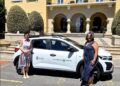 A Deputación entrega ao Concello de Oleiros un novo vehículo para reforzar os Servizos Sociais do municipio