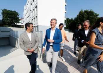La Xunta entrega en Pontevedra las primeras 74 llaves de las 4.000 nuevas viviendas públicas comprometidas esta legislatura