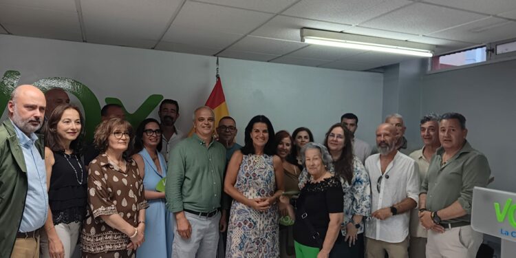 Vox inaugura su sede en A Coruña