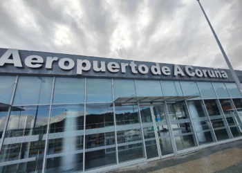 Los aeropuertos gallegos rozan los 480.000 pasajeros en junio