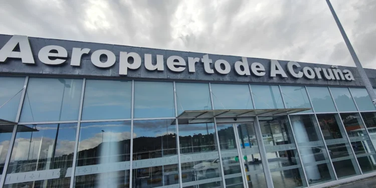 Los aeropuertos gallegos rozan los 480.000 pasajeros en junio