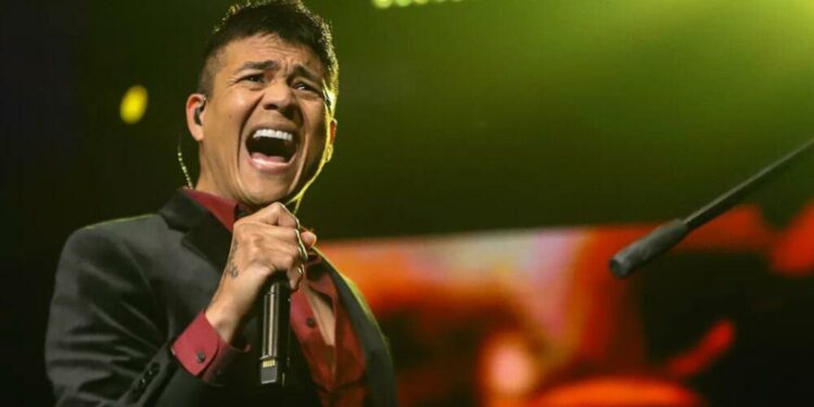 Américo conquista Galicia este verano: todas las actuaciones confirmadas del rey de la cumbia chilena en 2026