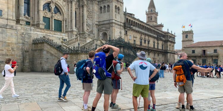 Camino de Santiago en verano 2026: cómo reservar hoteles baratos, mejores rutas, precios y consejos para ahorrar