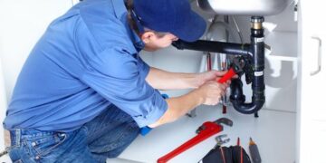Colapso en las reparaciones de las comunidades de propietarios en Galicia por la falta de profesionales