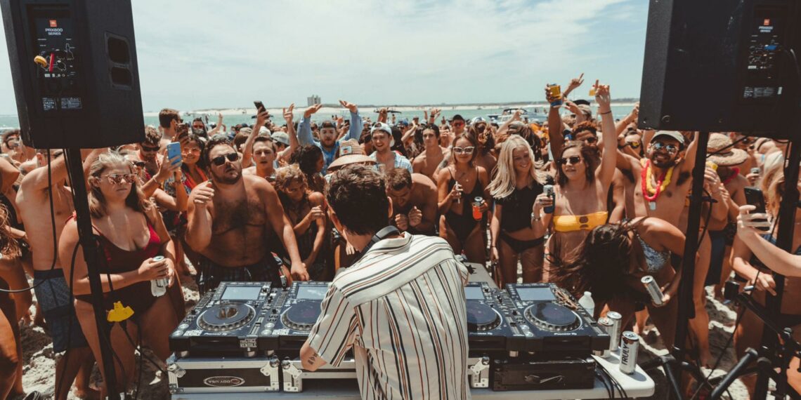 Las canciones del verano 2026: la lista definitiva de los temazos que están arrasando en playas, fiestas y verbenas