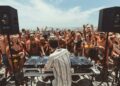 Las canciones del verano 2026: la lista definitiva de los temazos que están arrasando en playas, fiestas y verbenas