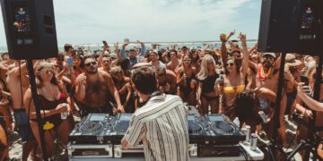 Las canciones del verano 2026: la lista definitiva de los temazos que están arrasando en playas, fiestas y verbenas