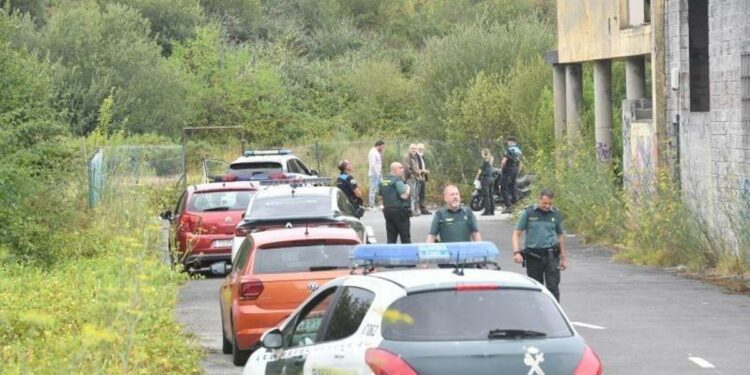 Localizan el cuerpo sin vida de una persona tras un incendio en una antigua hípica en Culleredo