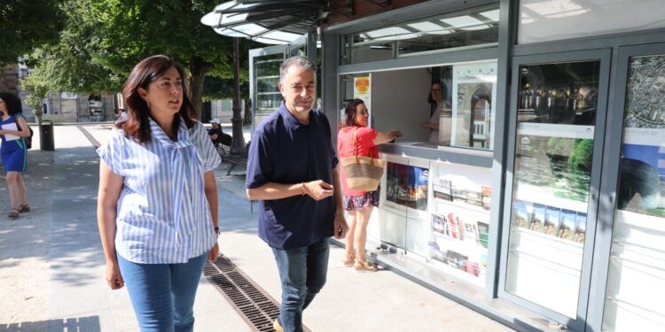 Lugo reabre o quiosco da Praza Maior con novos baños públicos e un punto de información turística