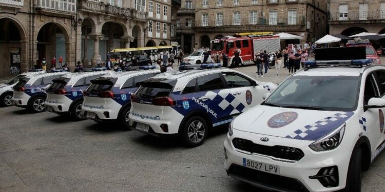 Ourense oferta 2 plazas de administrativos y 5 de policías locales