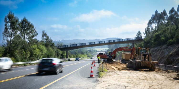 A Xunta está acondicionando máis de 400 kilómetros de estradas autonómicas