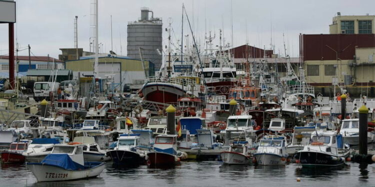 Portos de Galicia inviste 1,8 millóns de euros para reforzar a estrutura do dique de abrigo do porto de Burela