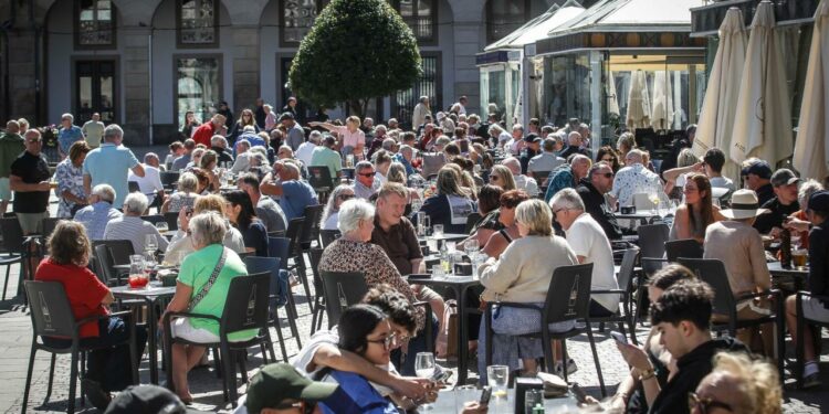 Folga na hostalaría da Coruña o 12 de agosto: bares, restaurantes e hoteis poderían verse afectados polo paro