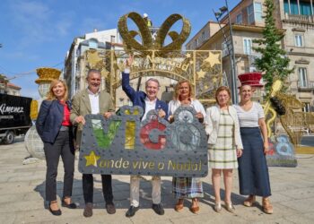 Vigo inicia a montaxe das luces do Nadal 2026 en pleno verán